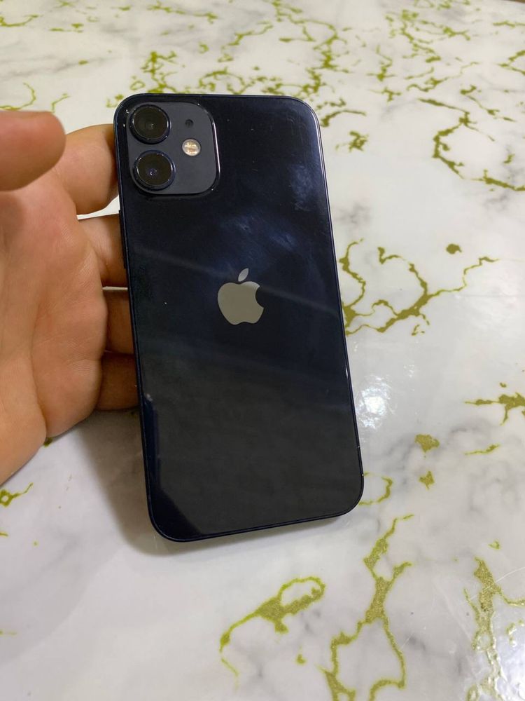 iphone 12 mini  в нормальном состояни