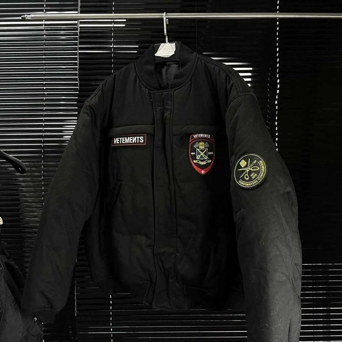 Бомбер VETEMENTS, размер M, в наличии