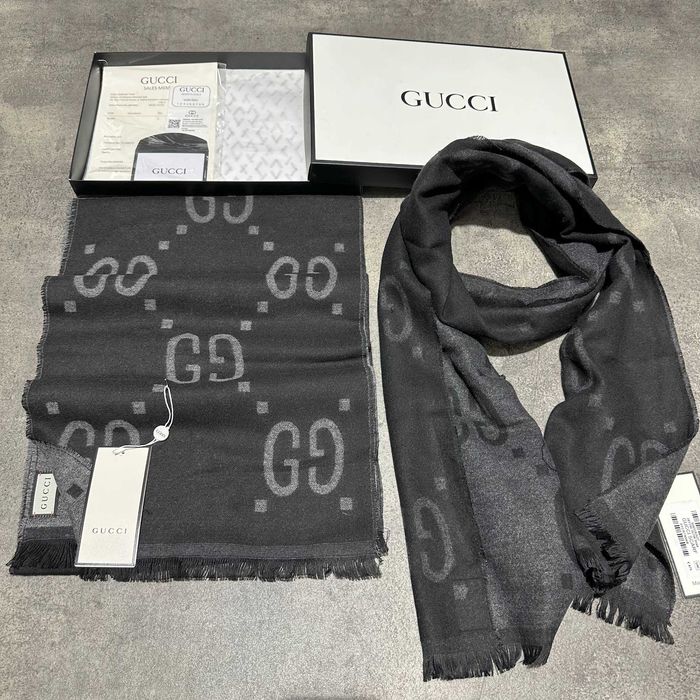 Луксозен подаръчен комплект шал markovi shalove маркови шалове lux