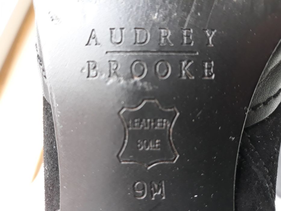Ghete Audrey Brooke nr 38.