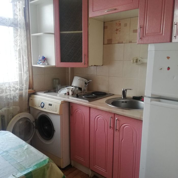 Сдам 2 квартиру район Колх. рынок можно мужчинам