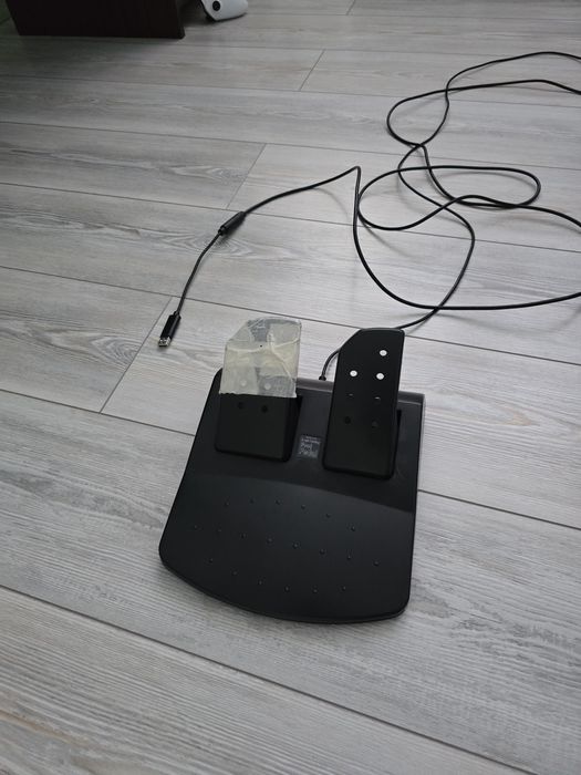 Vand volan xbox 360 si pc
