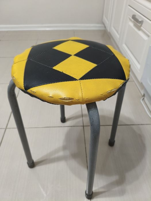 Продам табурет недорого