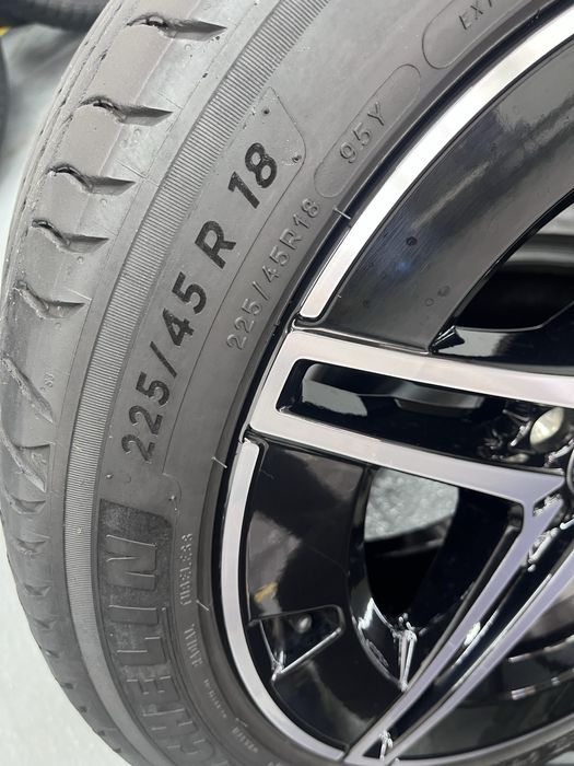 Roti mercedes amg r18