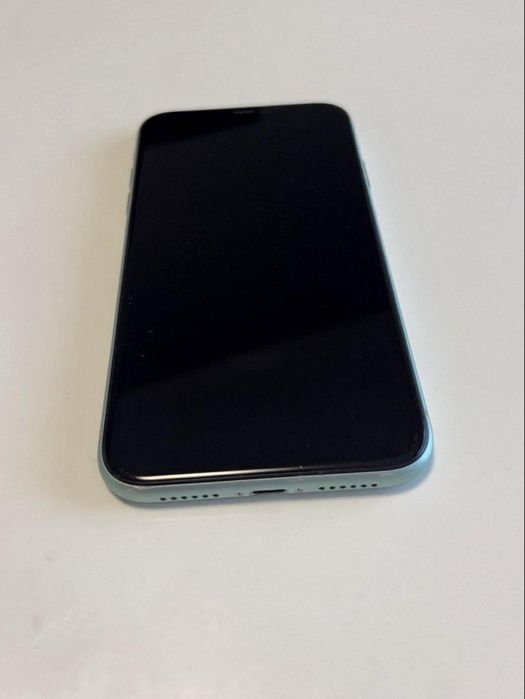 продам IPhone 11