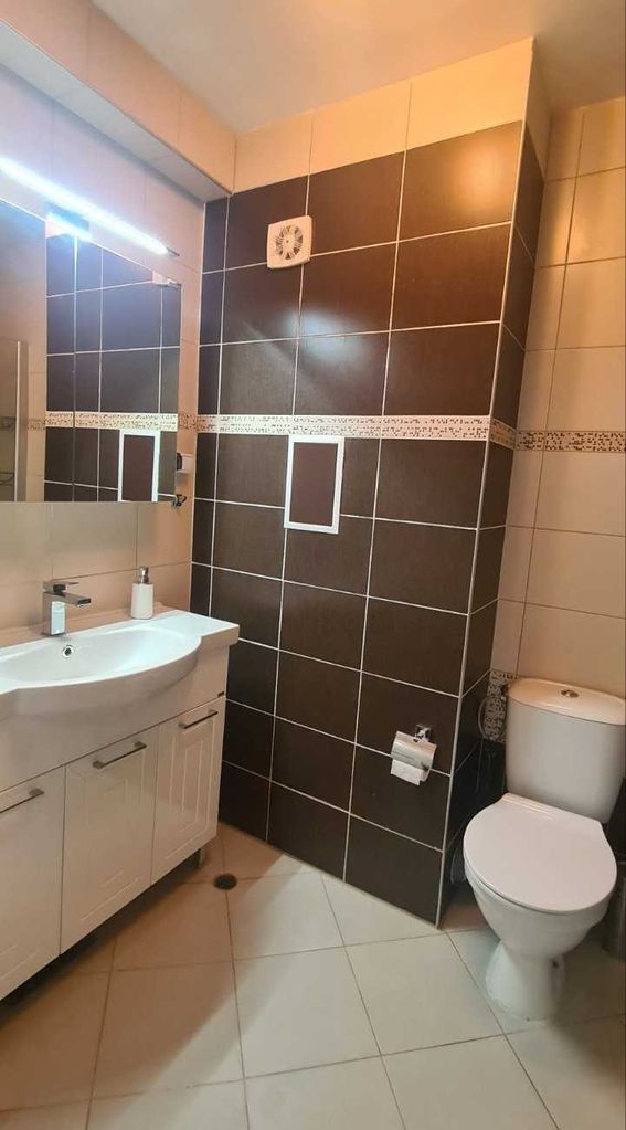Продава се Двустаен апартамент в с. Кошарица, Област Бургас - 82 кв.м за 853 €/кв.м - Снимка #12