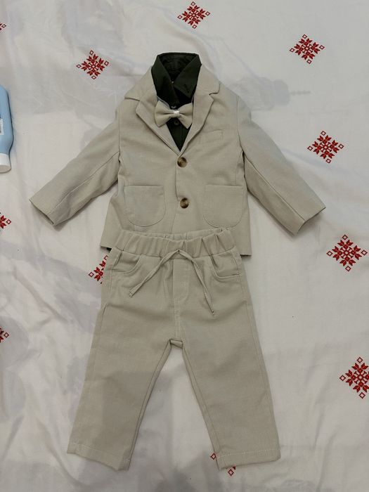 Костюм за момче бежов р-р 80