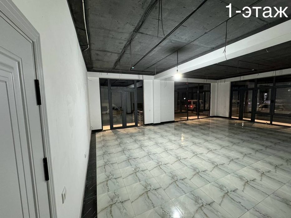 Отдельно стоящее здание. Ул. Мунаввар. 4 уровня. Площадь: 396 м²