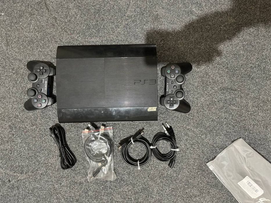 Playstation ps 3 super slim