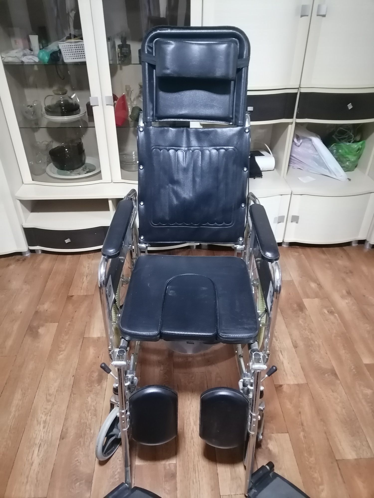 Продам инвалидную каляску.
