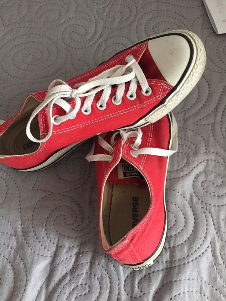 Vand tenisi converse All/Star purtati foarte putin