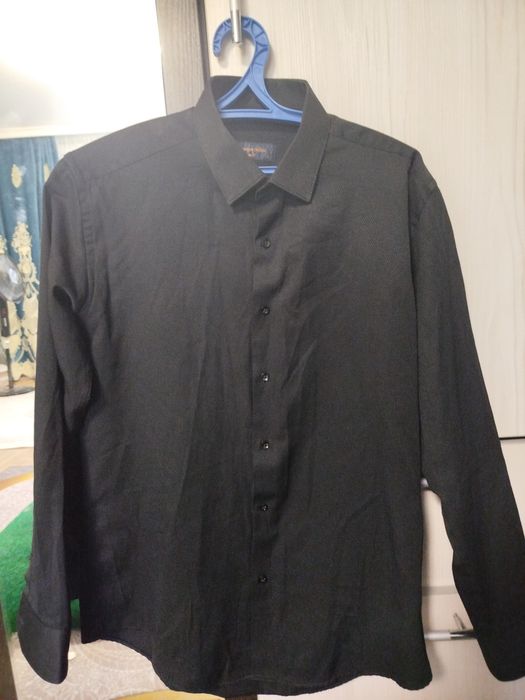 Продам чёрную рубашку