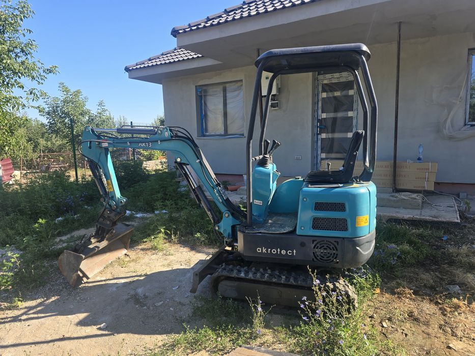 Vând miniexcavator 2022