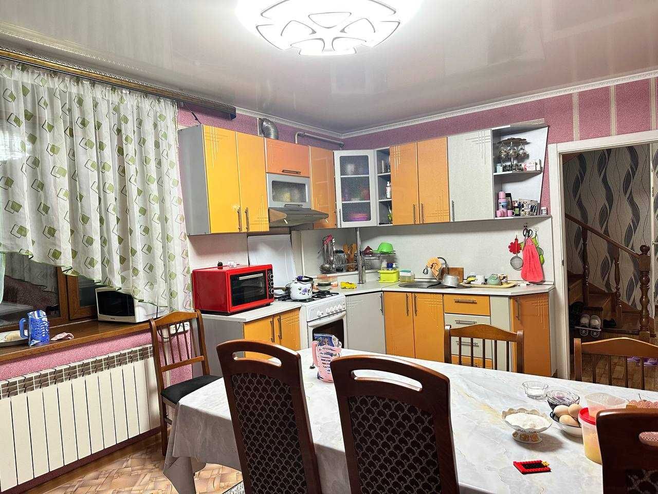 продам коттедж 2 этажа в районе центра