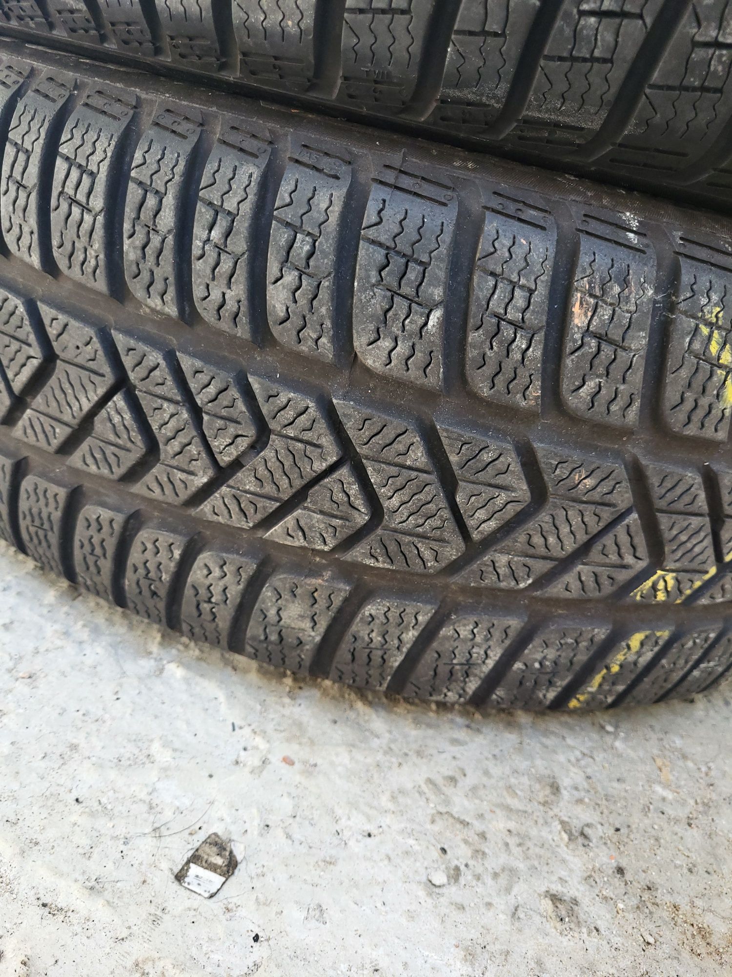 4 бр зимни 225/55/17 Pirelli