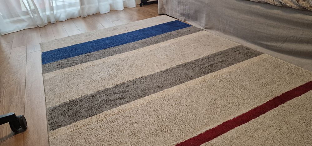 Продавам два килима