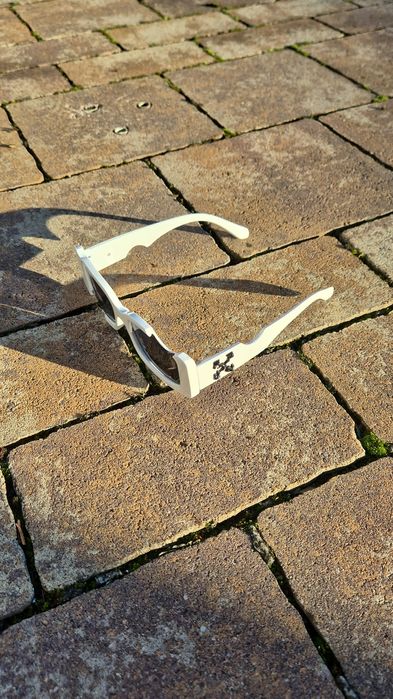 Ochelari de soare Off White Cady albi