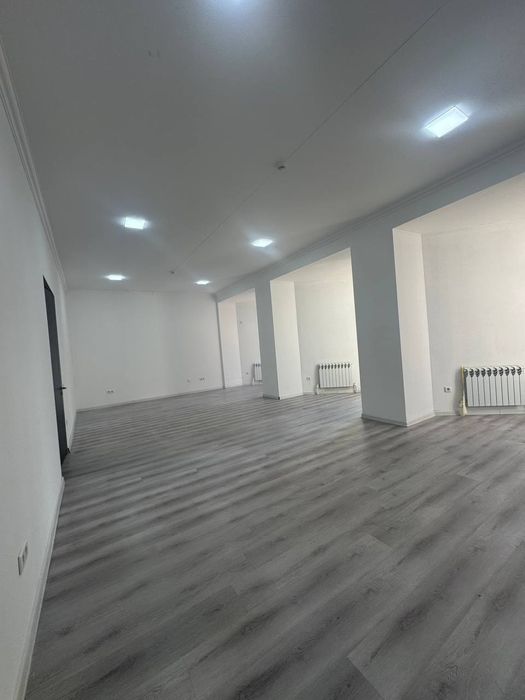 Недалеко от Хамза Метро Сдаётся офис 4 комнатный .230м2.доступ 24/7 !!