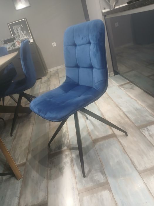 Продавам 6 стола