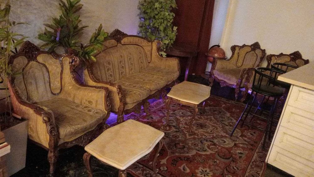 Итальянский диван и кресла со столами ручной работы