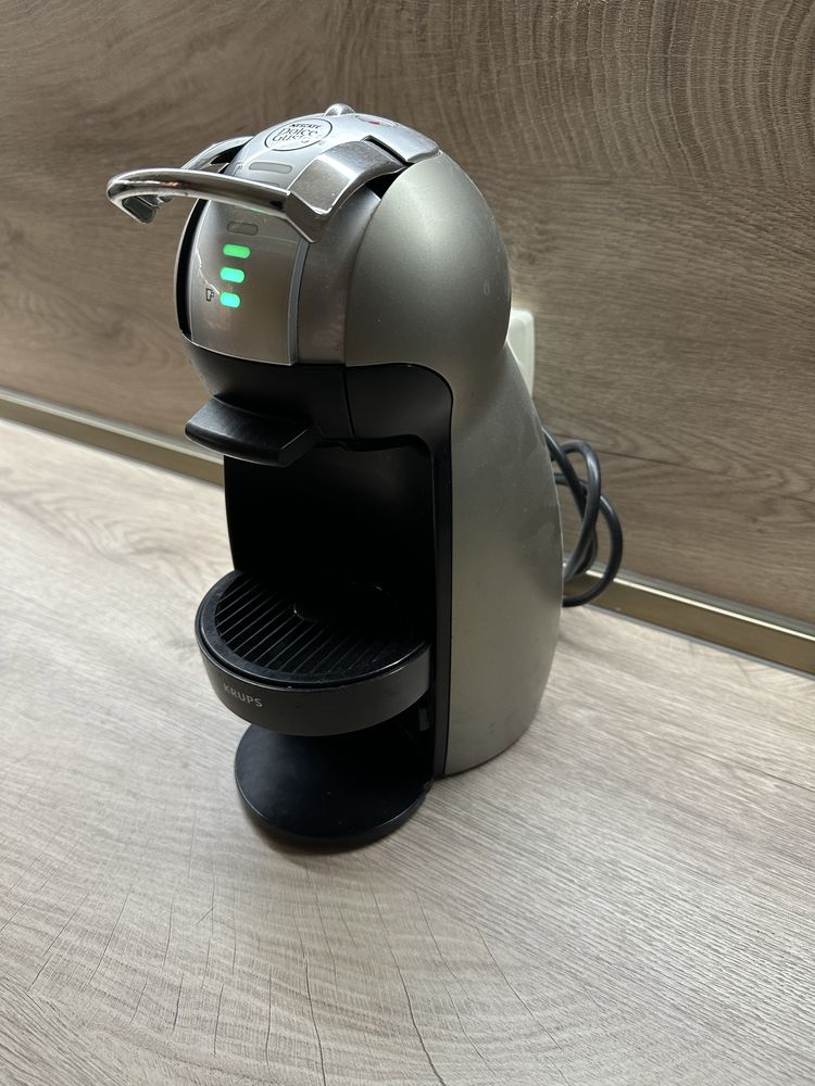 Кафемашина с капсули Nescafe Dolce Gusto