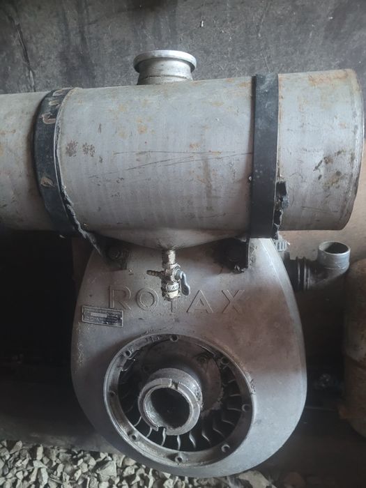 Vând motor cositoare Rotax