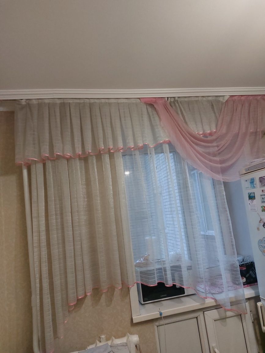 Продам тюль на кухню