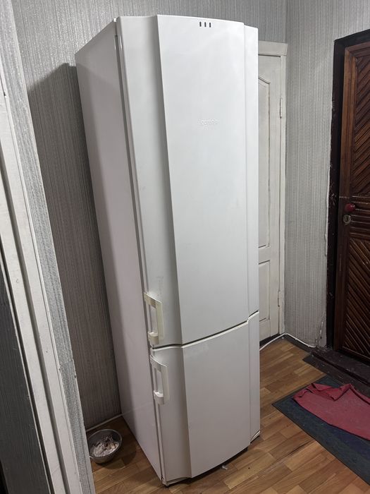 Продам Холодильник б/у