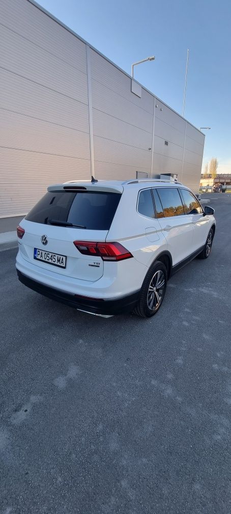 VW tiguan 2.0 190кс. Бензин 2018г. 98000 км.