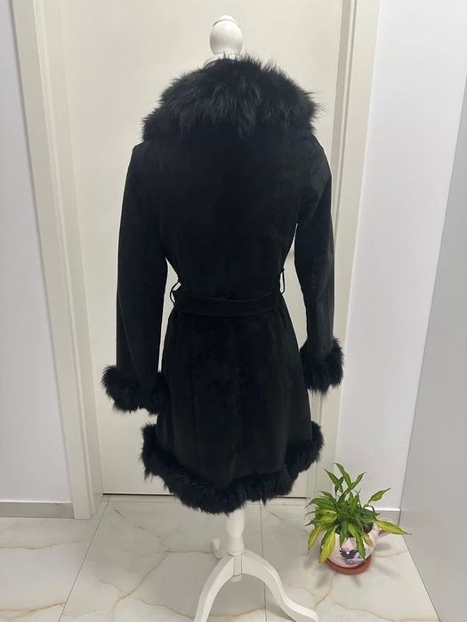 Palton haină neagră din piele întoarsă cu blană