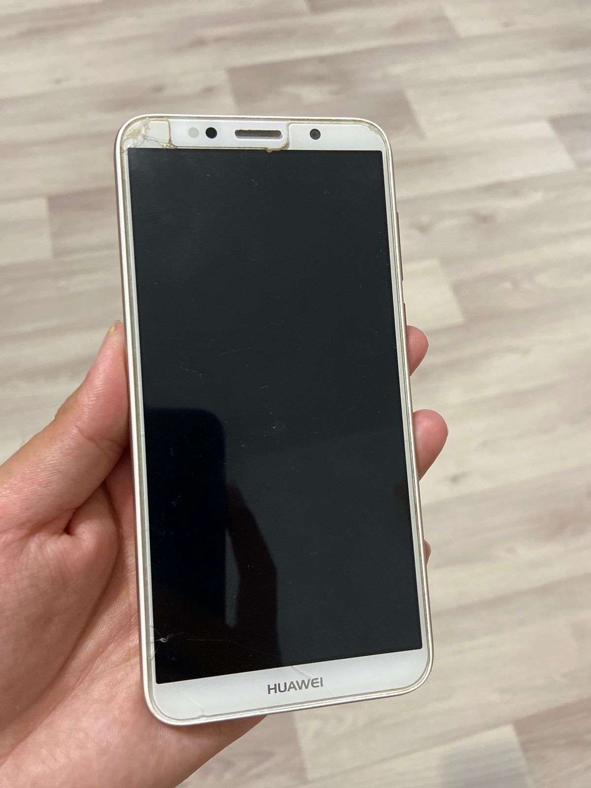 Продам телефон Huawei Y 5