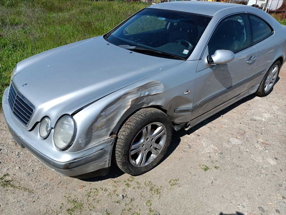 Мерцедес CLK 3.2 бензин