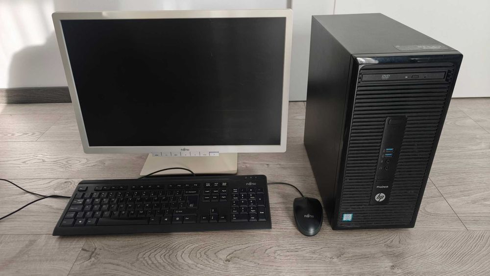 Vand sistem HP i3 + monitor Fujitsu 22inch