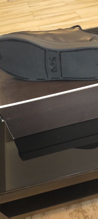 Vând adidași sneakers originali Michael kors