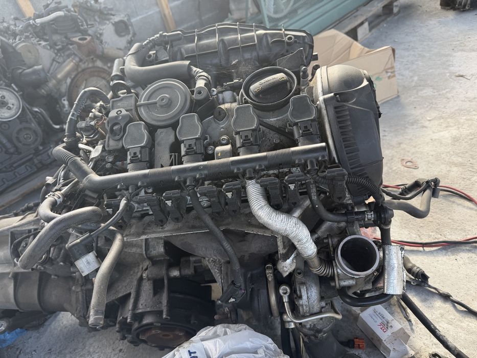 Ауди А5  2.0 TFSI бензин 2010 Г обрудван двигател