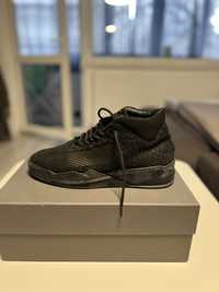 Filling Pieces lay up icey wool all balck