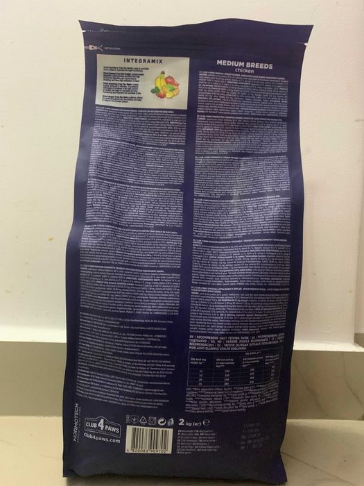 Hrana uscata Caini Talie medie, Club 4 Paws Premium, 2kg