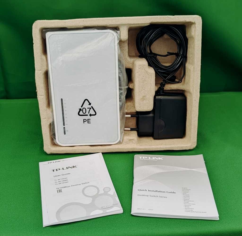 Продавам Switch TP-Link 8-Port 10/100Mbps - TL-SF1008D