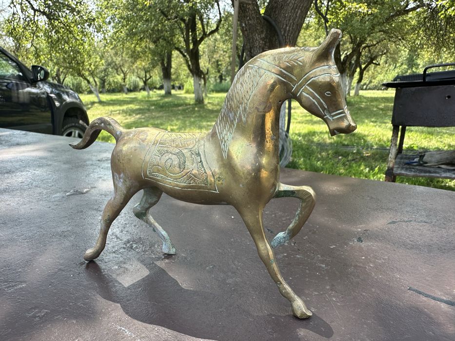 Statuetă cal din alamă, gravată manual, vintage