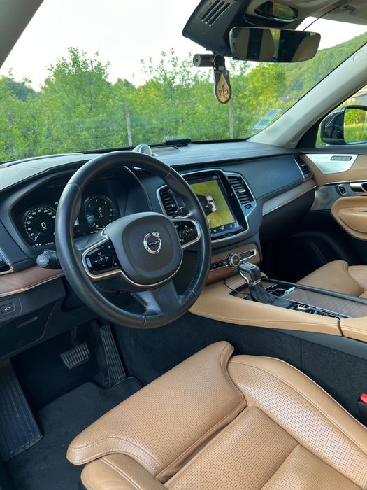 Volvo XC 90 INSCRIPTION

2.0 Diesel 225 cp 2016 D5 AWD (4x4) 7 Locuri