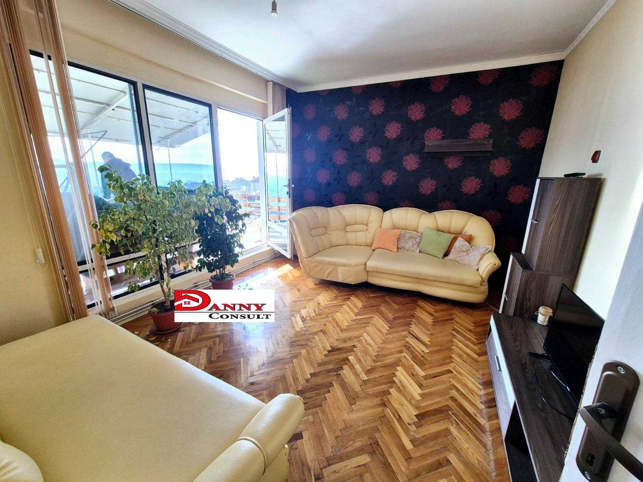 Продава се Двустаен апартамент в Велико Търново, Акация - 68 кв.м за 1456 €/кв.м - Снимка #1