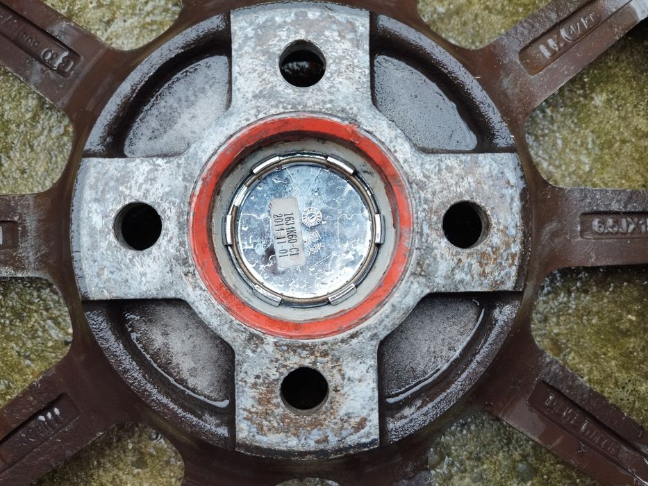 Vând jante cu cauciucuri r15,