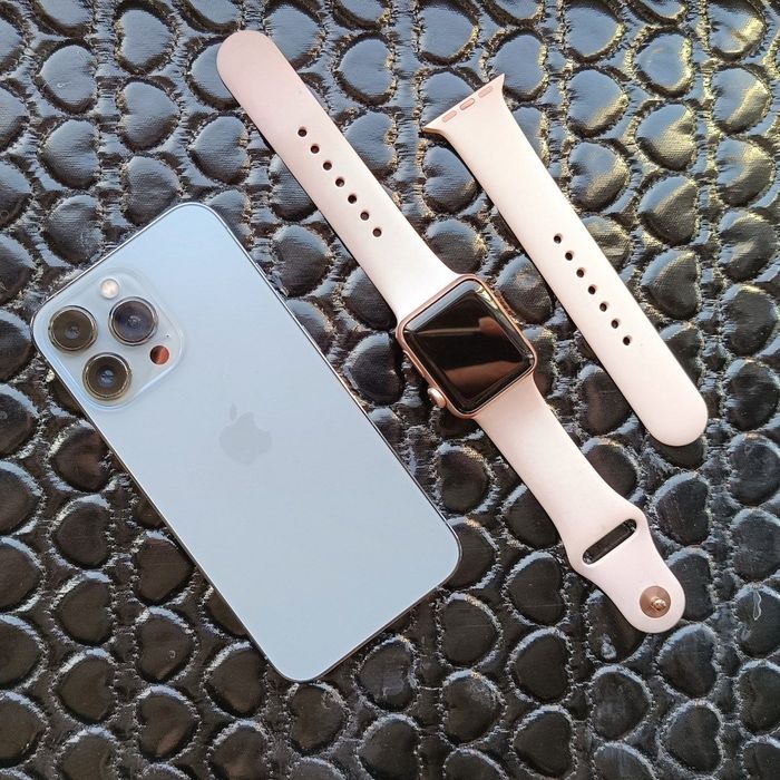 iPhone 13 256 ГБ 220 000 тг. + Apple Watch Series 4 розовые в подарок