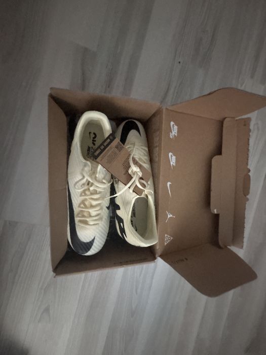 Vand Crampoane nike mercurial noi noute