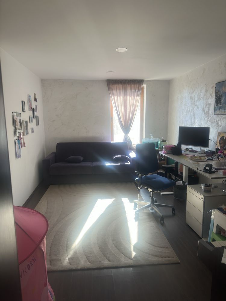 Casa inviduala , perfecta pentru locuit sau pt a deschide o afacere