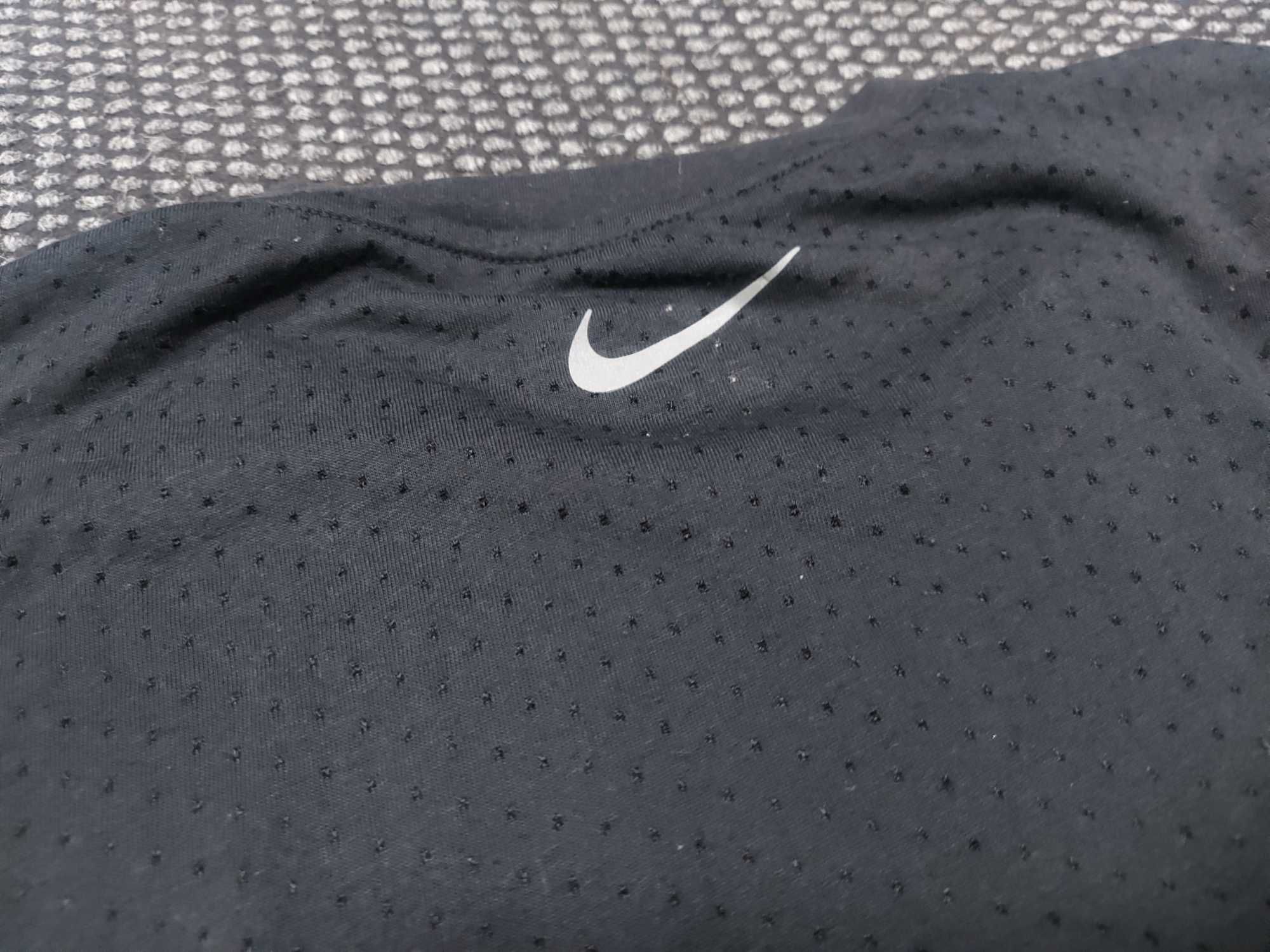 Nike тениска M размер