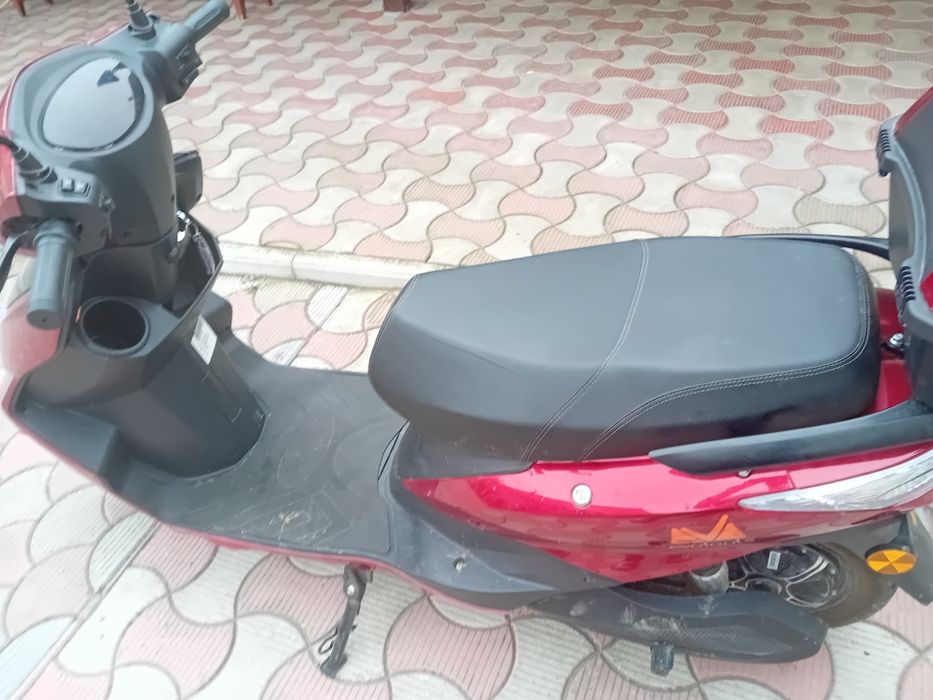 Vând scuter electric