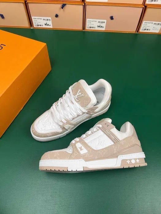 Adidasi Louis Vuitton *calitate premium*