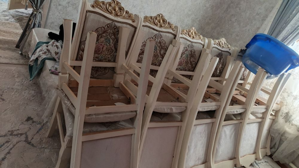 Стулья 12 персон