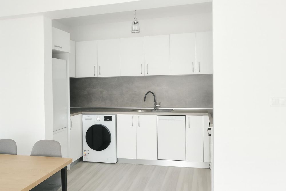 НОВО!!! Двустаен апартамент в кв. Остромила/ С ПАРКОМЯСТО!!!